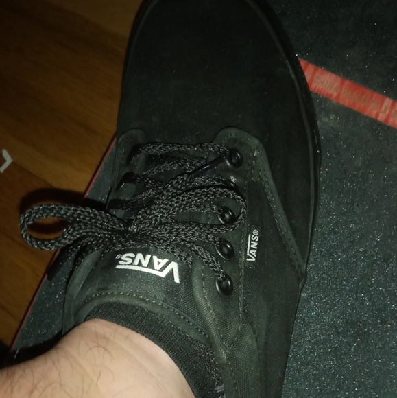 VANS - Picture 3 of 7